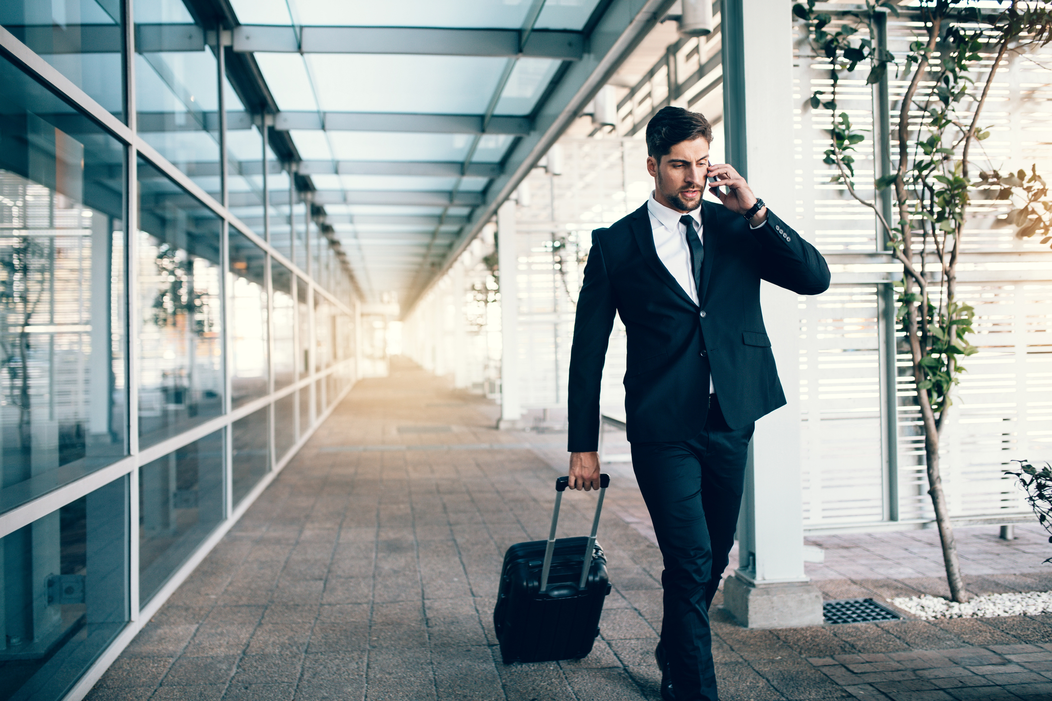 Staff traveling. Бизнесмен. Бизнес фотосессия. Бизнесмен фотосессия. Бизнес мужчина.